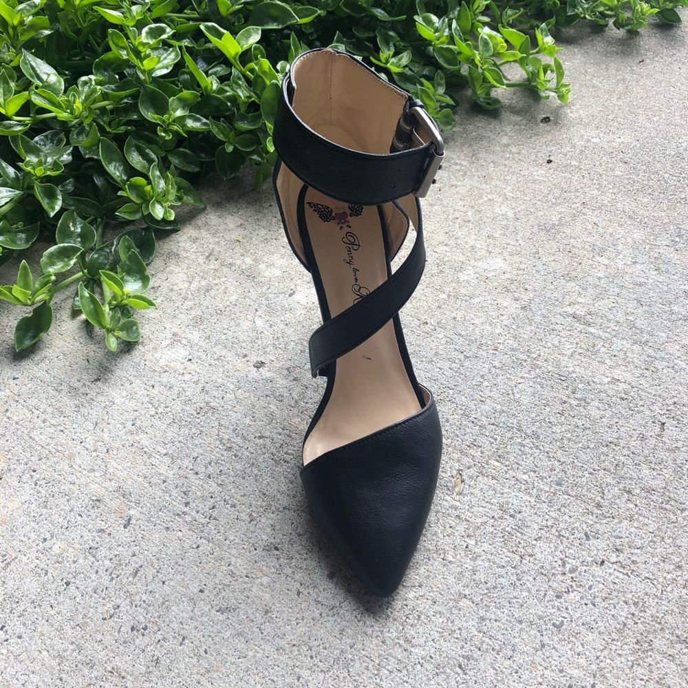 Beautiful heels! - Picture 4 of 6
